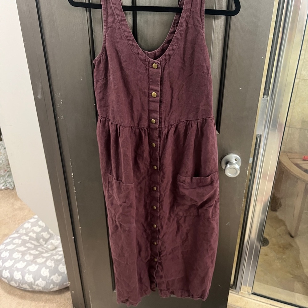 notPERFECTLINEN Valley Midi Dress in Grape Wine